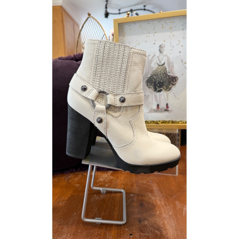 Zodiac Riley White Leather Western Harness Ankle Boots Block Heel Size 7.5